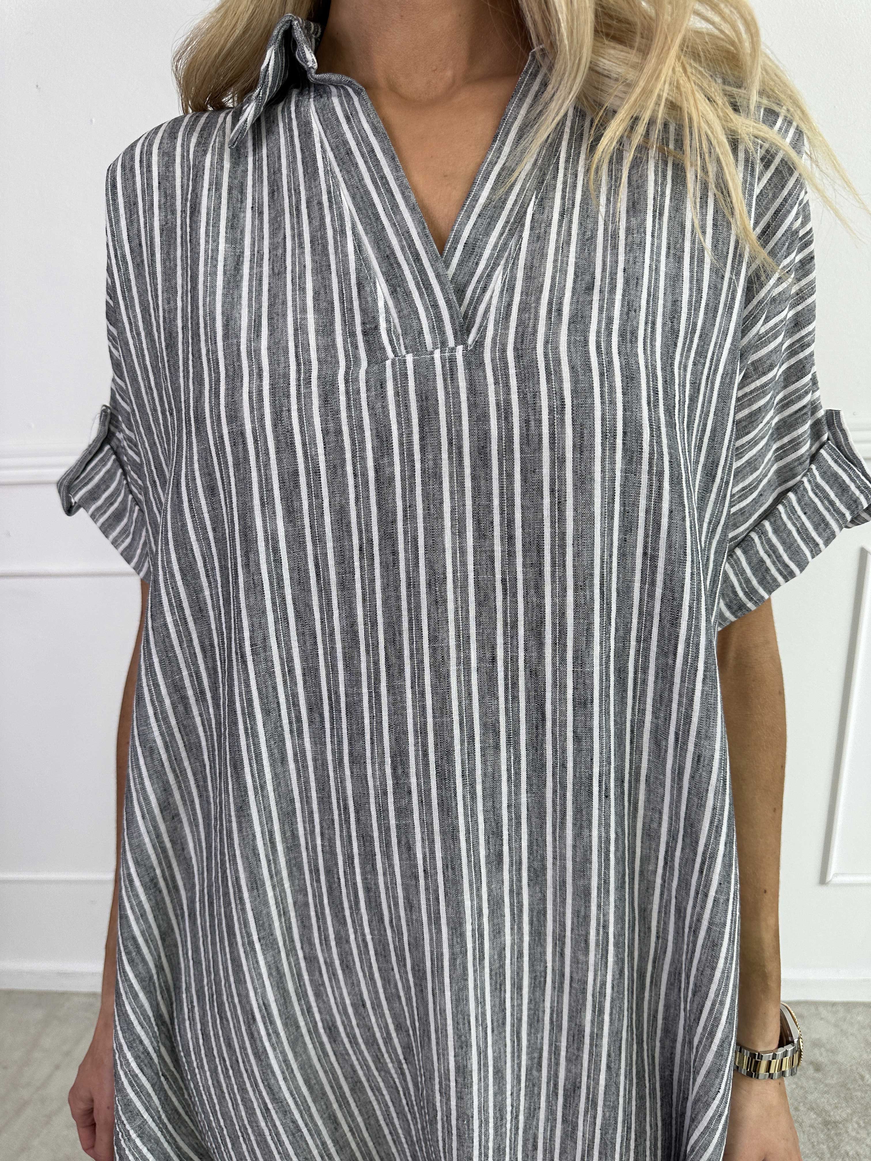 Evelyn - Stribet tunikakjole med skjortekrave